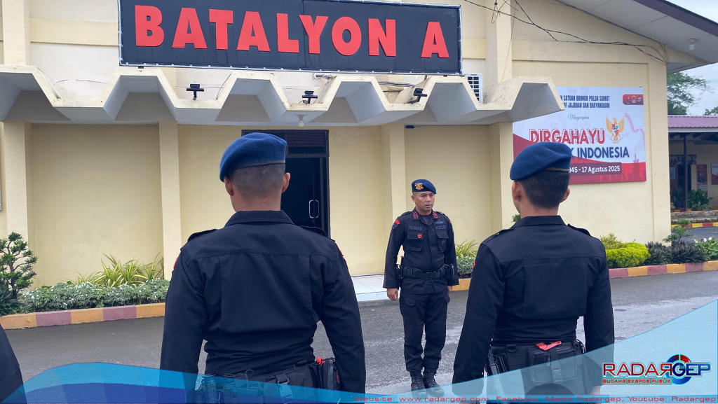 Brimob Polda Sumut Tebar Kepedulian, Utamakan Warga Pinggir Jalan dalam Bakti Sosial